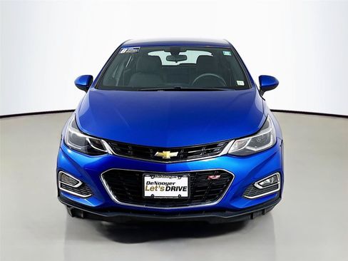 Used 2018 Chevrolet Cruze LT w/ Convenience Package FWD image 4