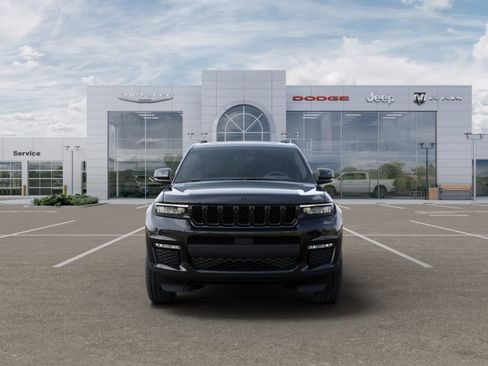 New 2025 Jeep Grand Cherokee L Limited w/ Black Appearance Package AWD/4WD image 6