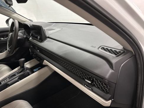 Used 2024 Honda Accord EX image 25