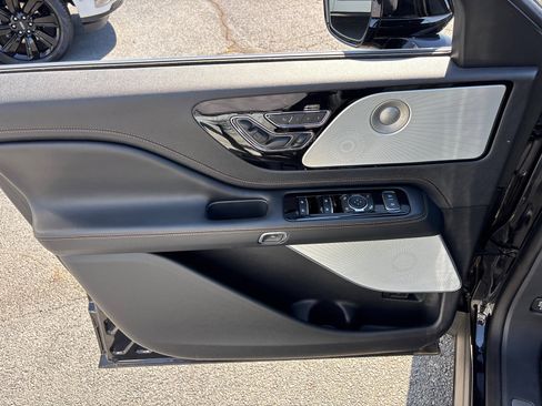 New 2025 Lincoln Aviator Black Label image 11