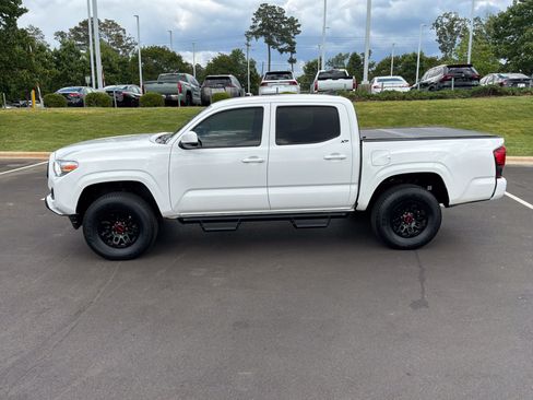 Used 2022 Toyota Tacoma SR AWD/4WD image 7