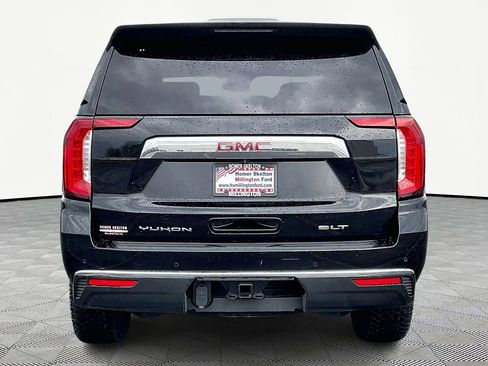 Used 2024 GMC Yukon SLT w/ SLT Luxury Package image 4