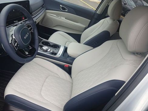 New 2026 Kia Carnival EX image 11