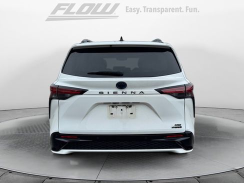 Used 2024 Toyota Sienna XSE w/ XSE Plus Package FWD image 6