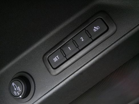 Used 2019 Chevrolet Equinox Premier AWD/4WD image 17