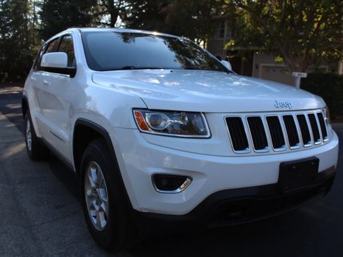 Used 2014 Jeep Grand Cherokee Laredo w/ Quick Order Package 23E image 3