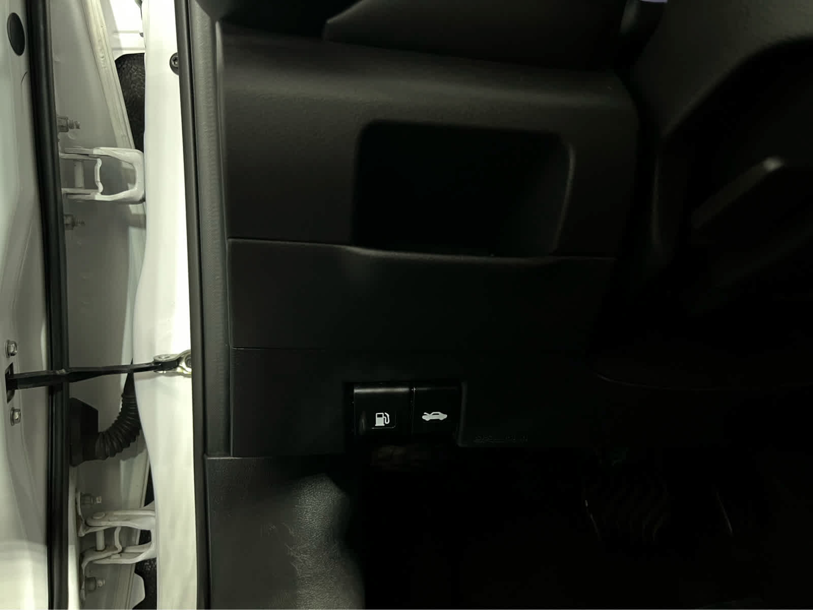 Certified 2024 Nissan Kicks SR FWD image 16