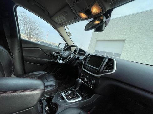 Used 2015 Jeep Cherokee Trailhawk w/ Comfort/Convenience Group image 4