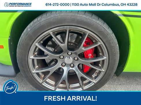 Used 2015 Dodge Challenger SRT RWD image 10