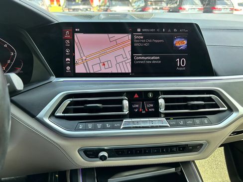 Used 2021 BMW X7 M50i AWD/4WD image 33