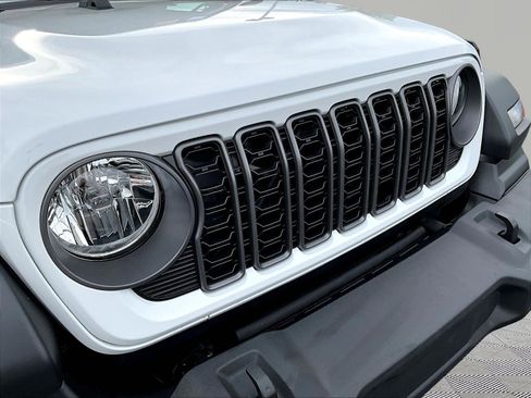 Used 2025 Jeep Wrangler Unlimited Sport AWD/4WD image 32