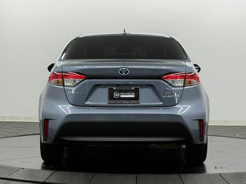 Used 2024 Toyota Corolla LE w/ LE Convenience Package image 9