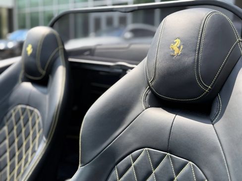 Used 2016 Ferrari California T RWD image 16