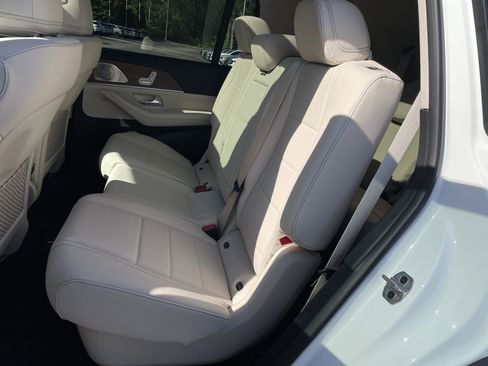 New 2026 Mercedes-Benz GLS 450 4MATIC image 38