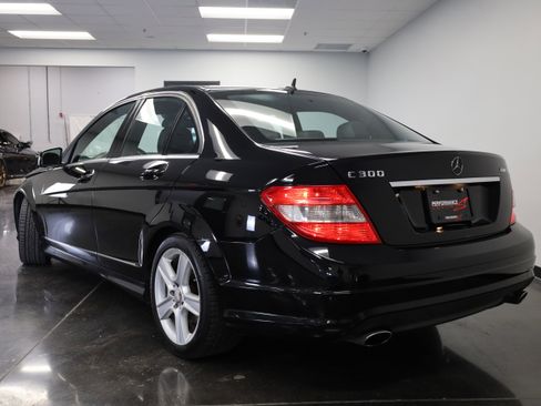 Used 2011 Mercedes-Benz C 300 4MATIC Sedan image 6