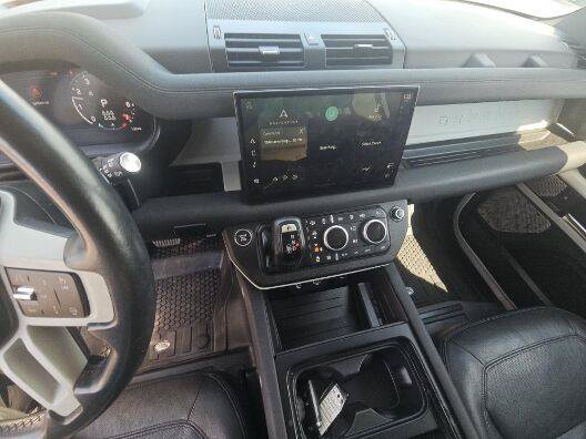 Used 2023 Land Rover Defender 130 SE AWD/4WD image 15