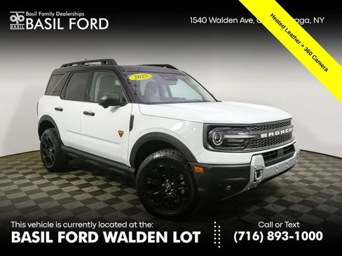 Used 2025 Ford Bronco Sport Badlands image 1