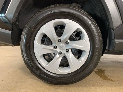 Used 2024 Toyota RAV4 LE AWD/4WD image 36