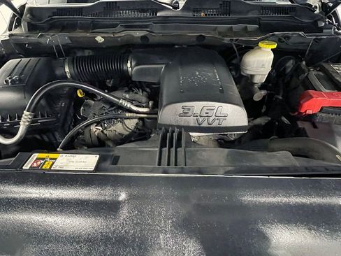 Used 2019 RAM 1500 Classic Warlock AWD/4WD image 36
