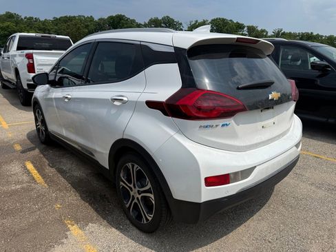 Used 2019 Chevrolet Bolt Premier w/ Infotainment Package FWD image 4