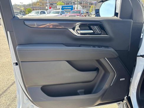 New 2026 GMC Yukon XL Elevation w/ Elevation Premium Package image 9