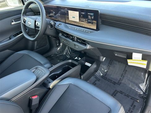 New 2026 Nissan Leaf SV+ w/ Illuminated Package FWD image 15