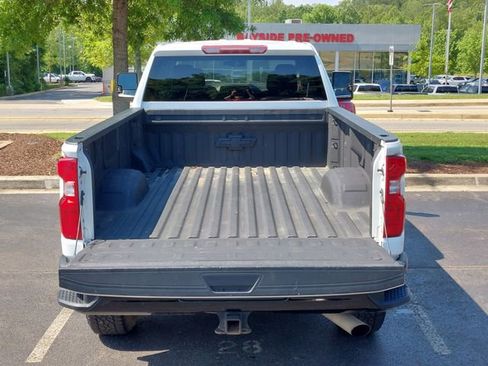 Used 2022 Chevrolet Silverado 2500 Custom w/ Custom Convenience Package AWD/4WD image 9