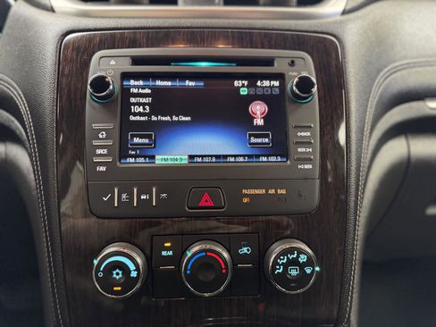 Used 2016 Chevrolet Traverse LT image 16