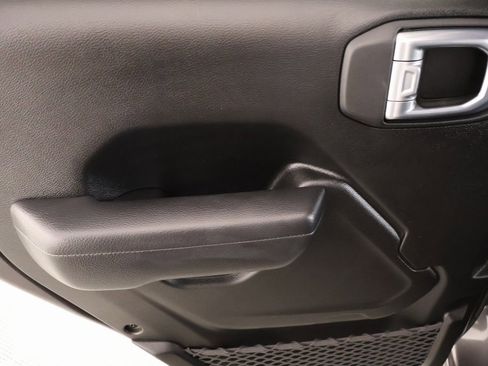 Used 2025 Jeep Wrangler Sport image 15