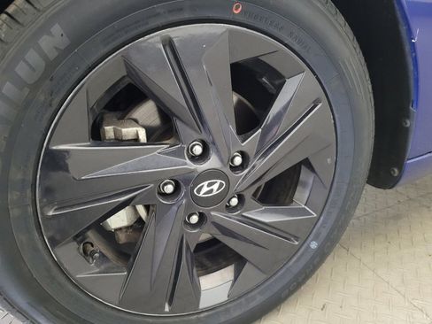 Used 2023 Hyundai Elantra SEL image 31