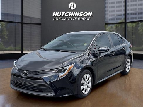 Certified 2025 Toyota Corolla LE image 3