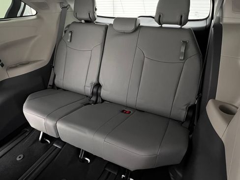 Used 2021 Toyota Sienna Limited AWD/4WD image 16