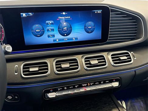 Used 2025 Mercedes-Benz GLE 350 4MATIC w/ AMG Line Exterior image 16