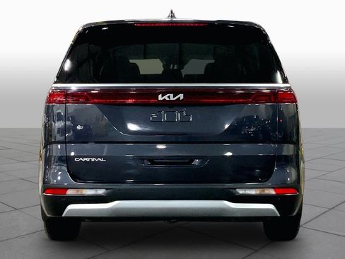 Used 2023 Kia Carnival LX FWD image 9