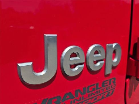 Used 2018 Jeep Wrangler Unlimited Sport S AWD/4WD image 13