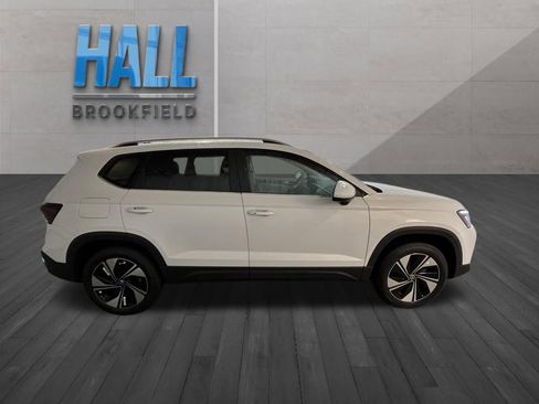 New 2026 Volkswagen Taos SE AWD/4WD image 6