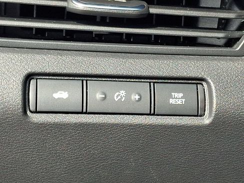 Used 2025 Nissan Altima 2.5 SR FWD image 23