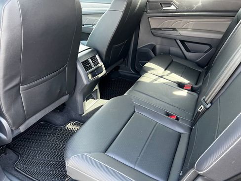 Used 2023 Volkswagen Atlas Cross Sport SE AWD/4WD image 10