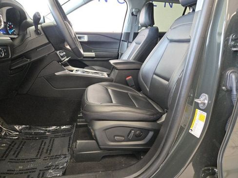Used 2023 Ford Explorer XLT w/ Equipment Group 202A AWD/4WD image 19