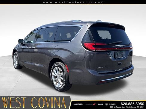 Used 2021 Chrysler Pacifica Touring-L w/ Premium & Safety Sphere Group AWD/4WD image 7