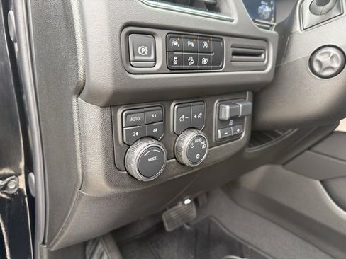 Used 2024 Chevrolet Tahoe Z71 w/ Luxury Package image 22