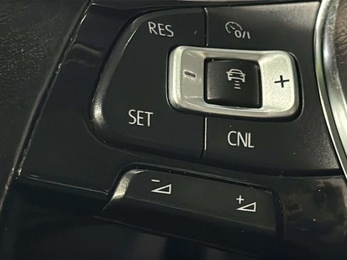 Used 2018 Volkswagen Atlas SEL Premium AWD/4WD image 22