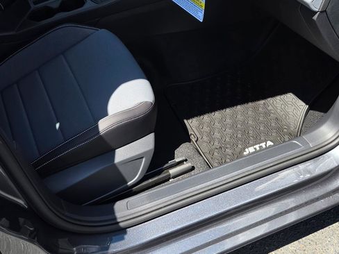 Used 2026 Volkswagen Jetta SE FWD image 43