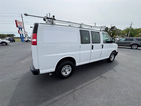 Used 2017 Chevrolet Express 2500 w/ Cold Climate Package RWD image 6