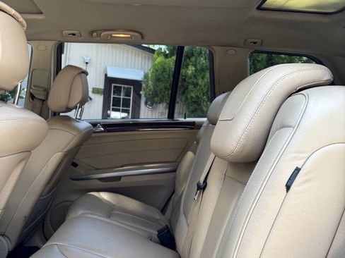 Used 2011 Mercedes-Benz GL 320 BlueTEC 4MATIC image 19