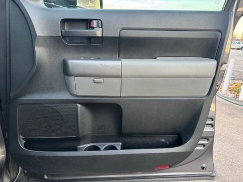 Used 2011 Toyota Tundra 4x4 Double Cab w/ SR5 Pkg image 13
