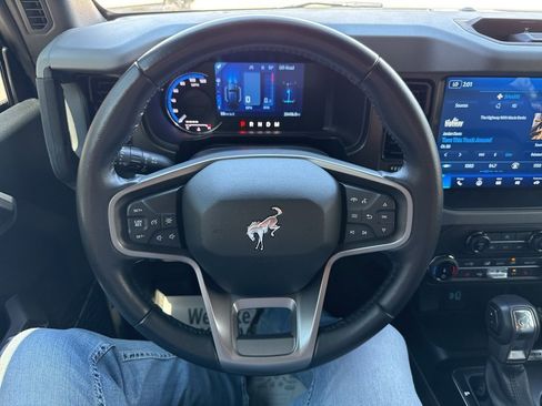 Used 2022 Ford Bronco Everglades image 11