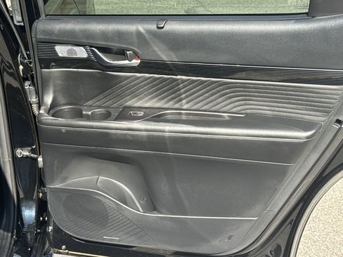 Used 2025 Hyundai Palisade Calligraphy image 16