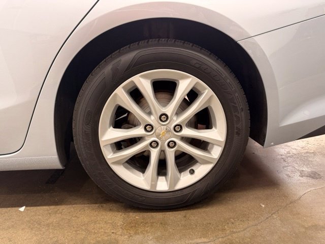 Used 2017 Chevrolet Malibu LT FWD image 5
