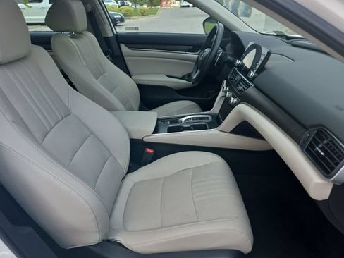 Used 2021 Honda Accord Touring image 11